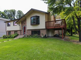 3469 Pilgrim Ln N, Plymouth, MN 55441