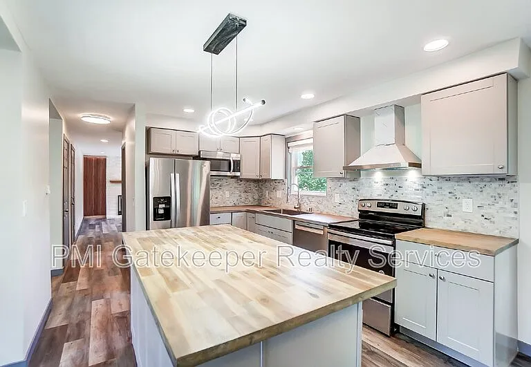 4308 Turf Ln — Photo 9