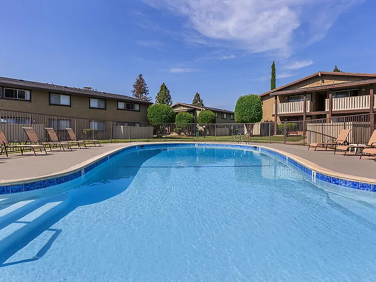 Saddleback Ranch Apartments — Photo 47