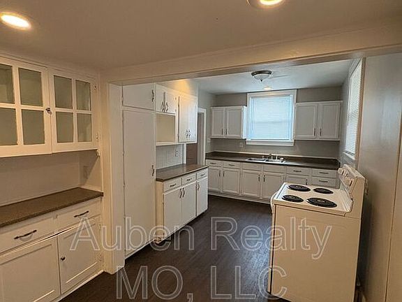 4th image of 5304 Harrison St