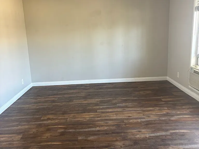 7348-7352 Neo St — Photo 15