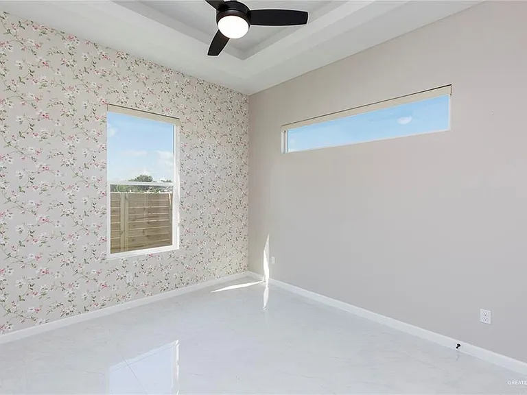 7305 N 25th Ln — Photo 16