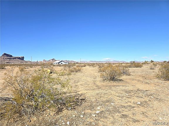 5th image of 2449 S Canelo Rd