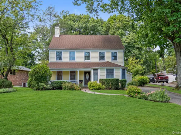 86 Summit Road, Port Washington, NY 11050
