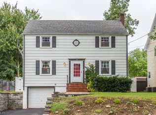 121 Lincoln Pl, Waldwick, NJ 07463