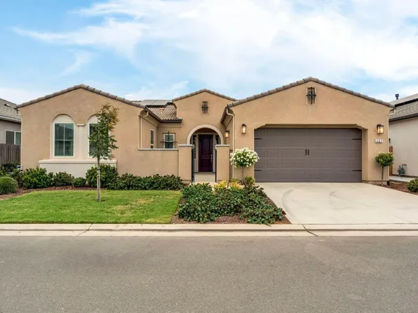 467 Heirloom Ln, Clovis, CA 93619