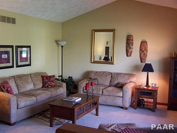 2nd image of 802 Hickory Creek Ct