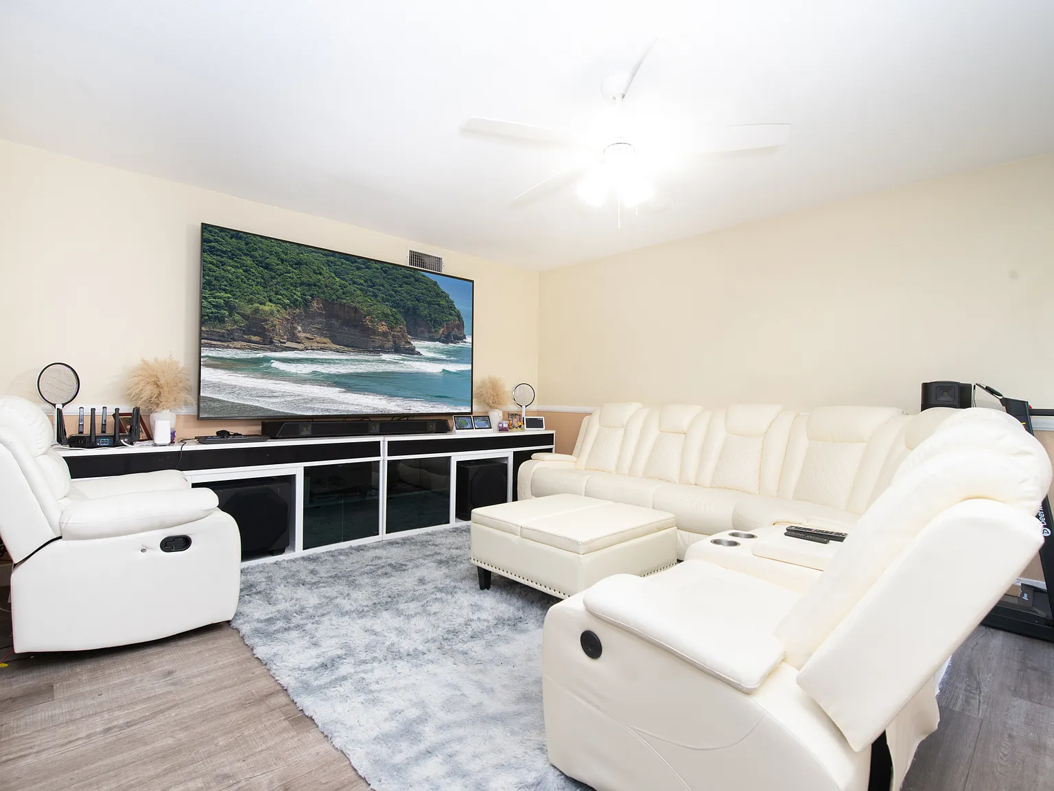 3 bed, 2.5 bath, 1675 sqft, $1,850 — Photo 3