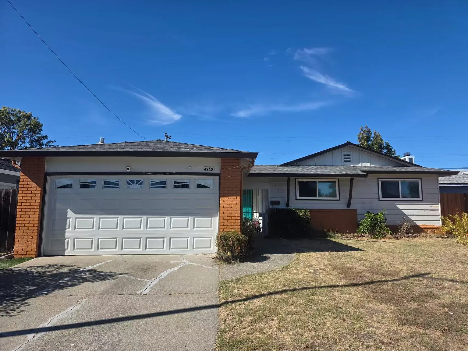 3 bed, 1296 sqft, $4,000 — Photo 1