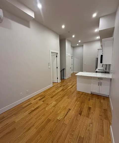 537 Rogers Ave #1 — Photo 2