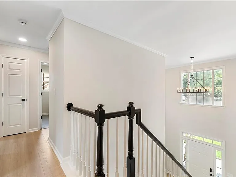 1025 Rome Dr — Photo 12