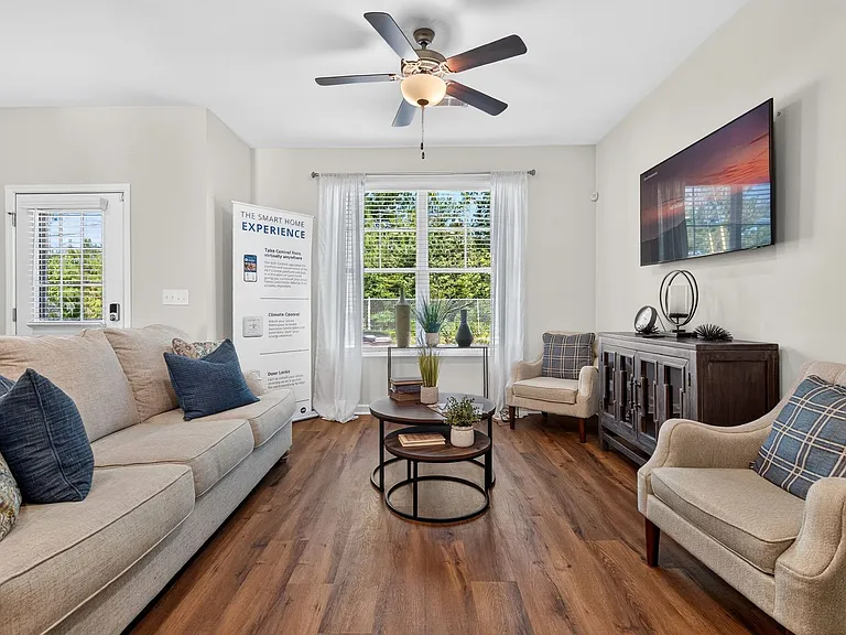 1015 Hayden St NW — Photo 7