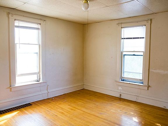 5th image of 1303 E Hennepin Ave #3