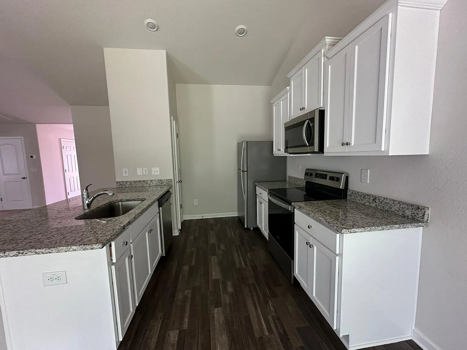 3 bed, 1506 sqft, $1,895 — Photo 3