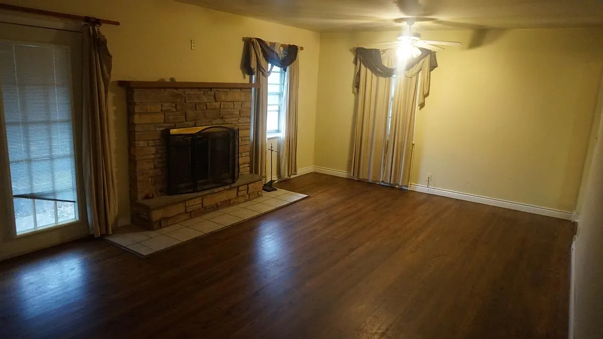 3 bed, 1250 sqft, $1,250 — Photo 3