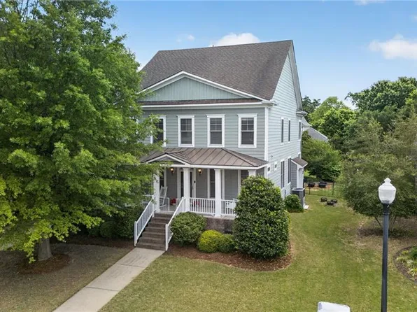 2106 Governors Pointe Dr, Suffolk, VA 23436