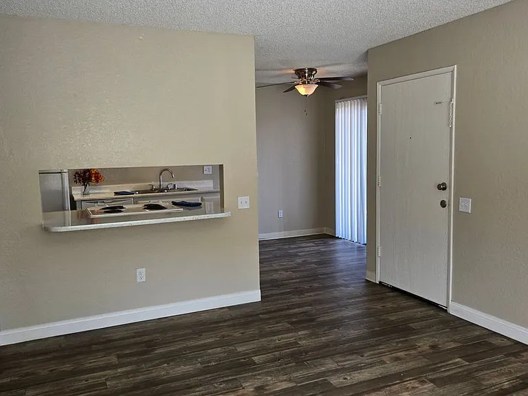 Heights Square Apartments! — Photo 14