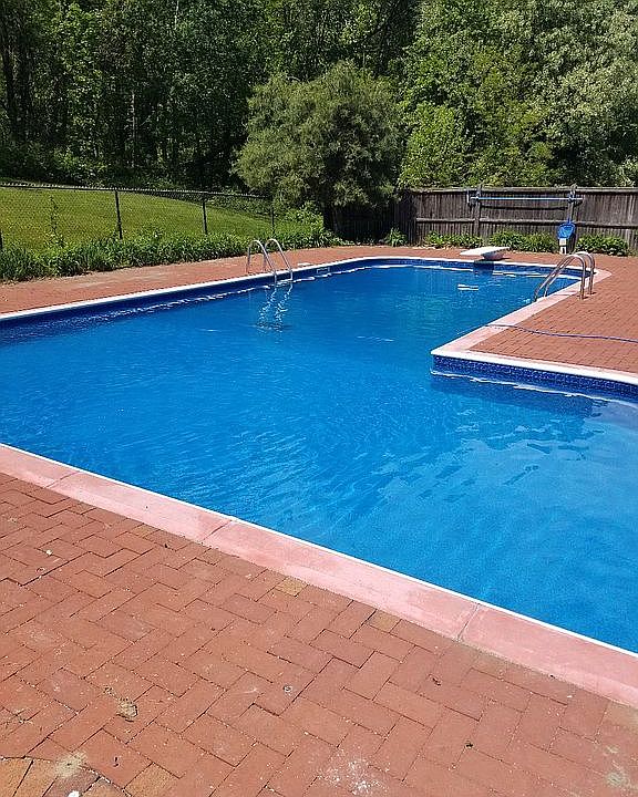 1st image of 287 Knollridge Dr
