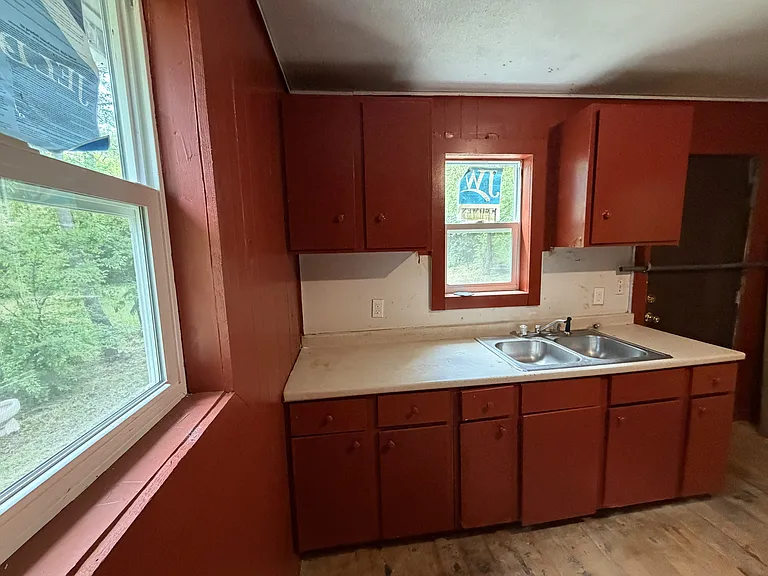 800 W 25th St — Photo 10
