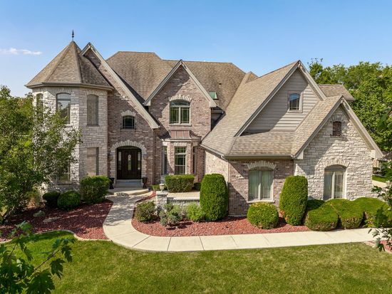 8964 Port Washington Dr, Frankfort, IL 60423