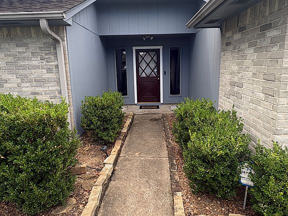 3rd image of 16719 Summer Dew Ln
