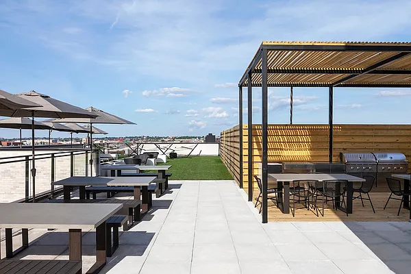 Rented by Bold New York | media 38