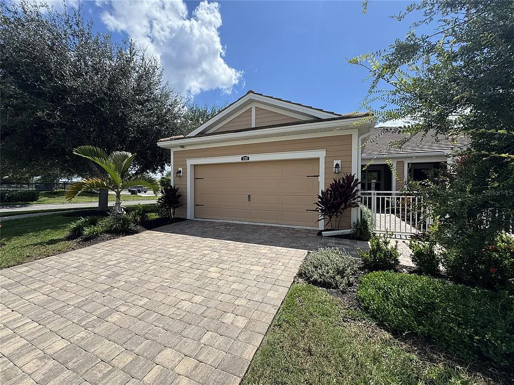2 bed, 2.0 bath, 1629 sqft, $3,250 — Photo 1