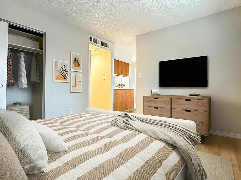 Aurora Meadows — Photo 31