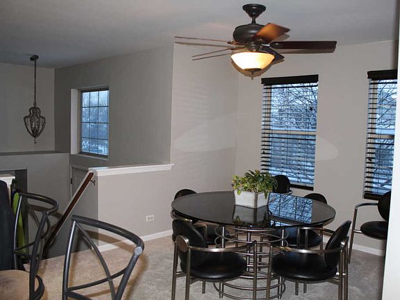 5th image of 302 E Victoria Cir