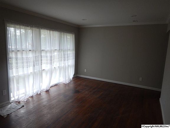 4th image of 2818 Union Dr NW