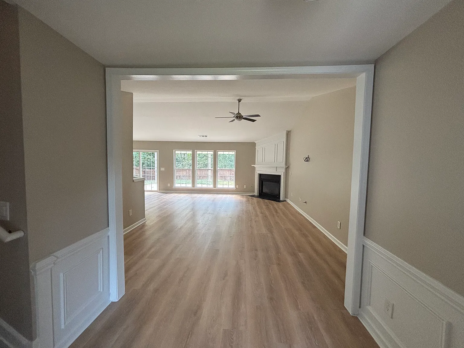 3 bed, 1968 sqft, $2,495 — Photo 3