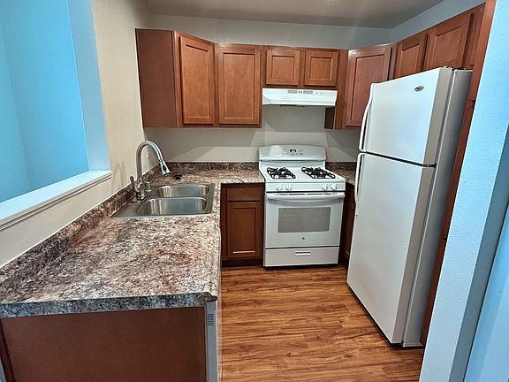 2nd image of 4135 Iowa St Unit 4