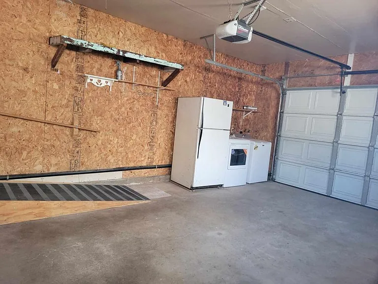 5328 Clark St — Photo 15