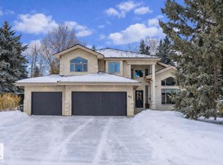 561 Estate Dr, Strathcona County, AB T8B 1M2