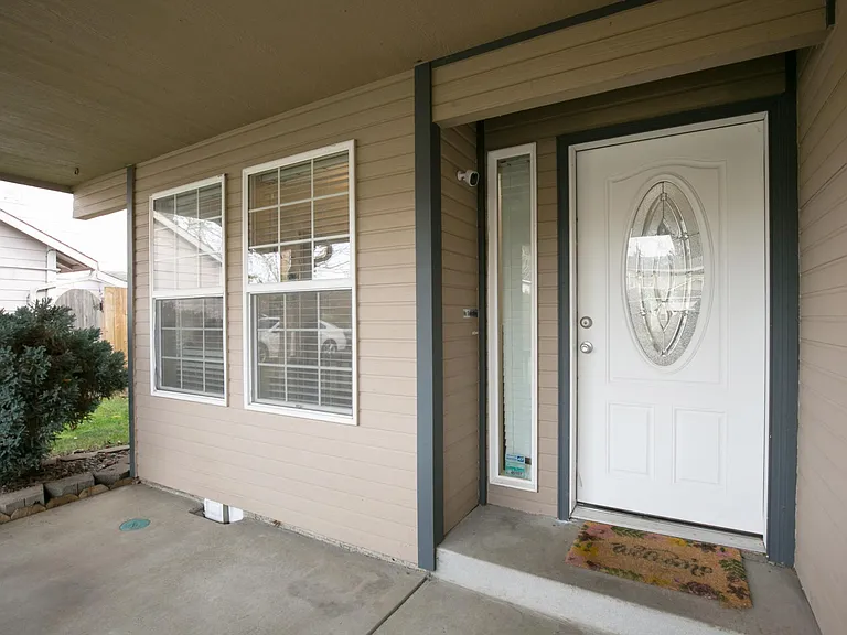1207 NE 166th Ave — Photo 27