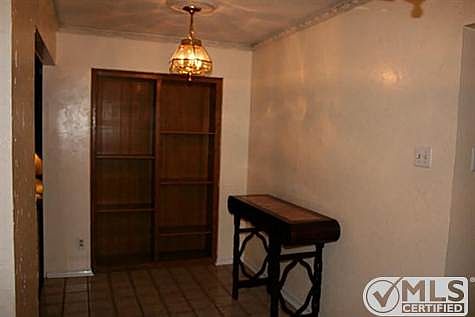 2nd image of 207 Linda Ln