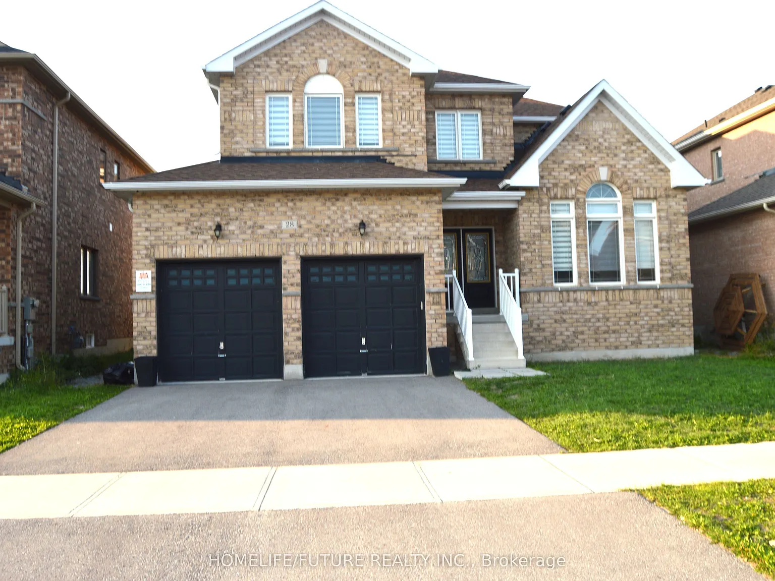 4 bed, $2,700 — Photo 1