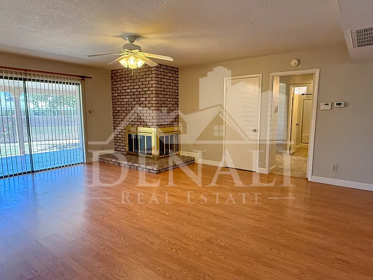 5129 E Emile Zola Ave — Photo 9