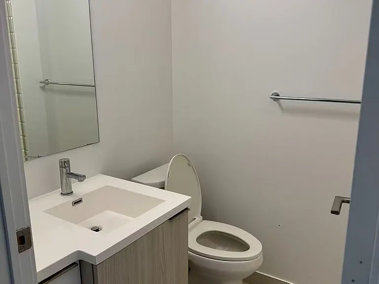 203 College St #1506 — Photo 16