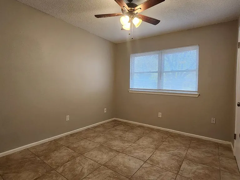 4530 Marshall St — Photo 14
