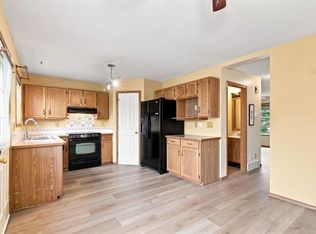 219 Coral Springs Cir W, Calgary, AB T3J 3P7