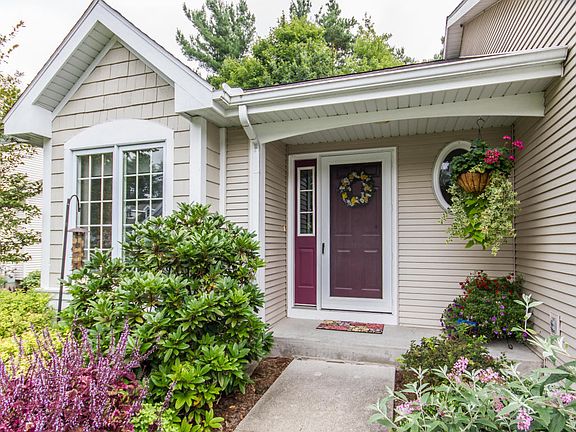2nd image of 3252 Westbury Ct