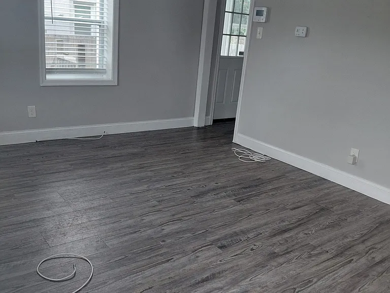 213 Liston Ave — Photo 3