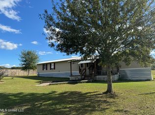 162 Ovelle Lee Rd, Poplarville, MS 39470