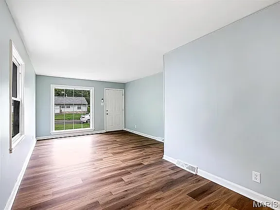 3 bed, 844 sqft, $1,300 — Photo 4
