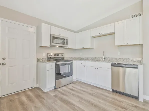 2866 Sandy Beach Ln, Jacksonville, FL 32277