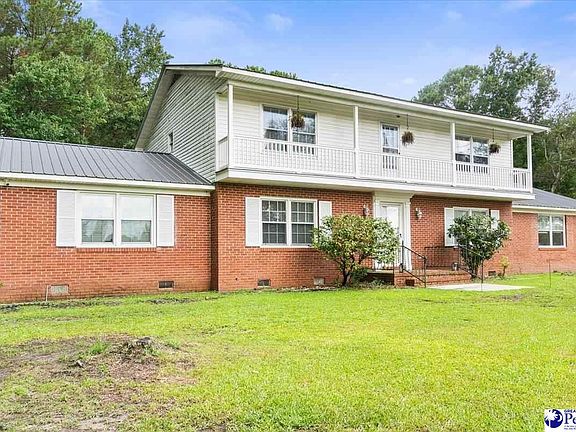 3rd image of 924 Tyler Rd