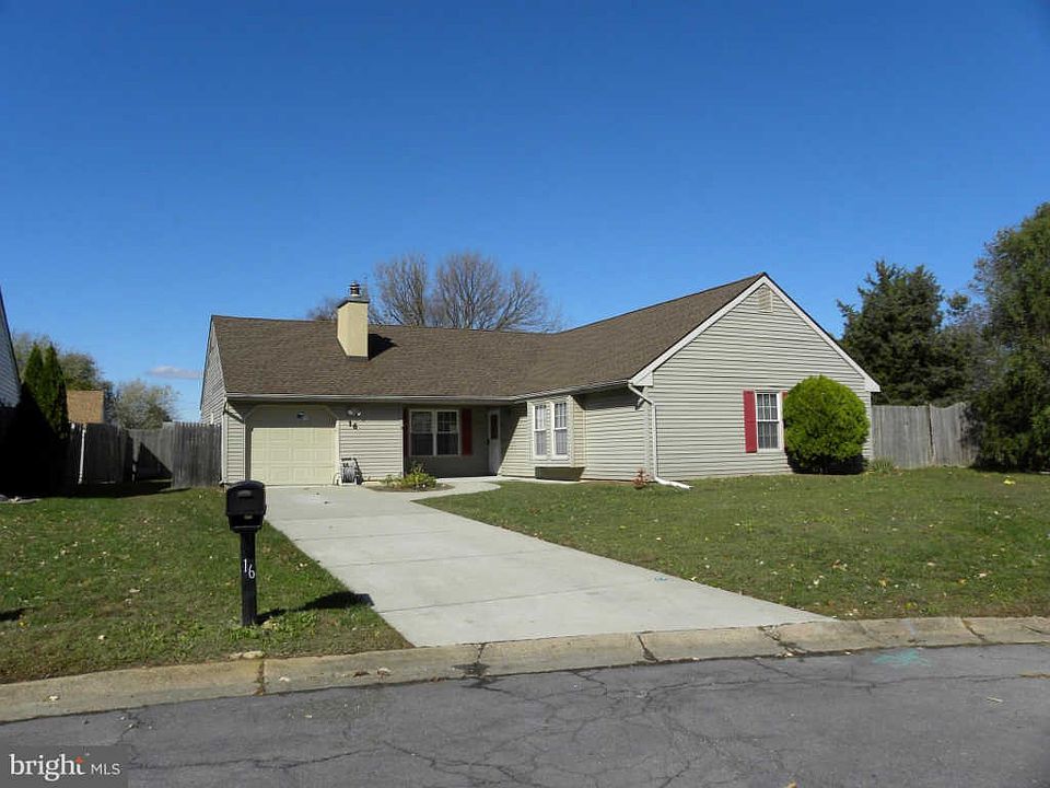 1st image of 16 Elmwood Pl