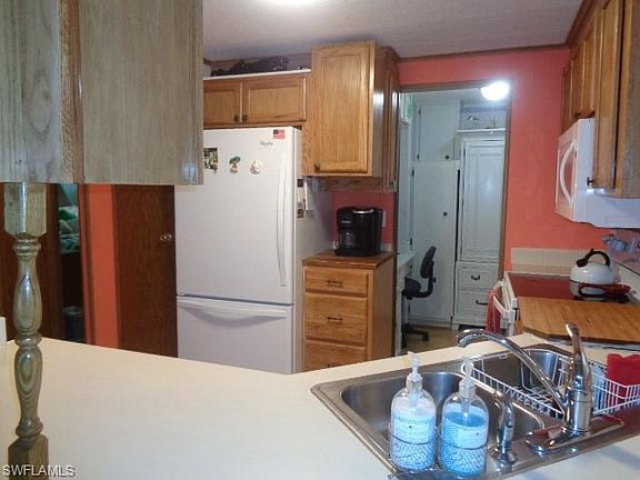 4th image of 3138 Longview Dr