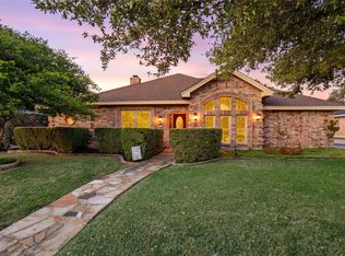 517 Highland Park Dr, Hurst, TX 76054